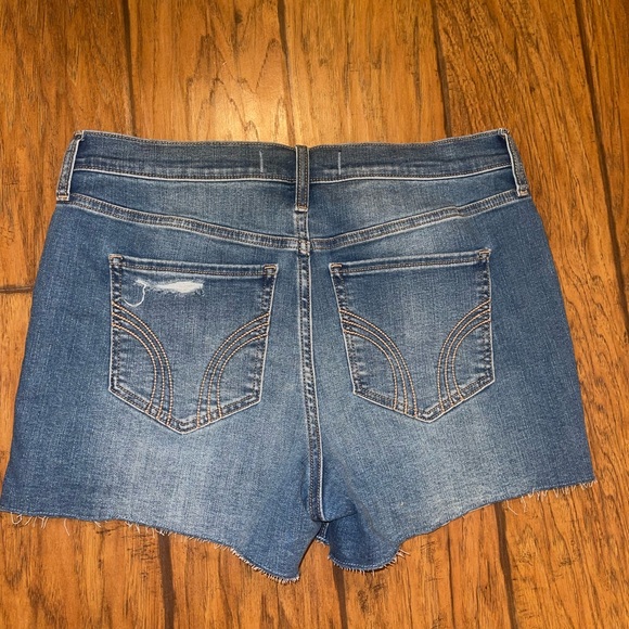 Hollister Blue Distressed High rise cut off Jean denim Shorts NWT Size 17 - Picture 2 of 6